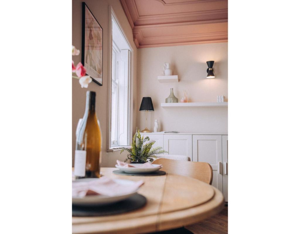 Pebble View - Cosy With Sea-views *